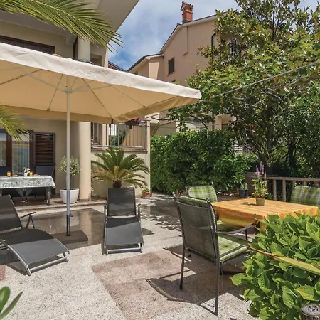 Apartment 1 Bedroom Cozy In Rabac