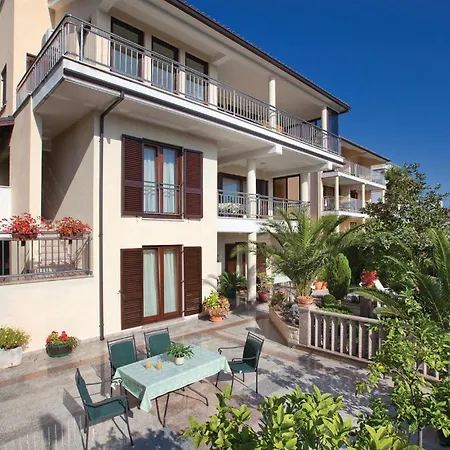 1 Bedroom Cozy In * Rabac